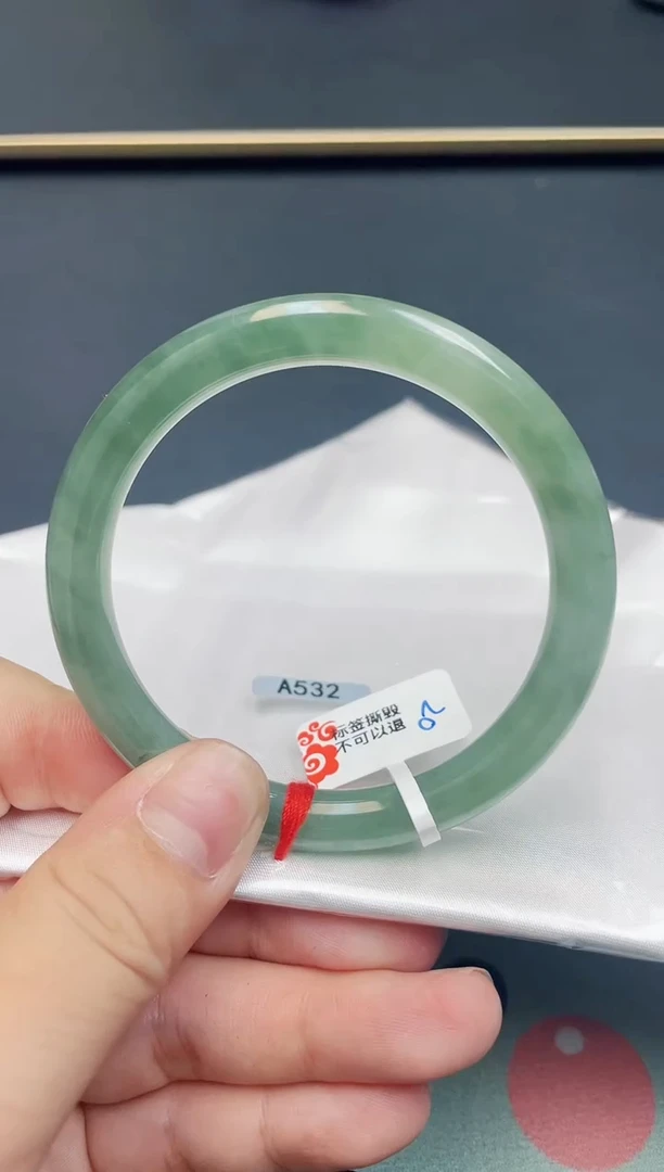 【闪购商品】翡翠手镯未镶嵌天然A货55.5