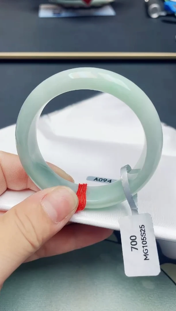 【闪购商品】翡翠手镯未镶嵌天然A货50