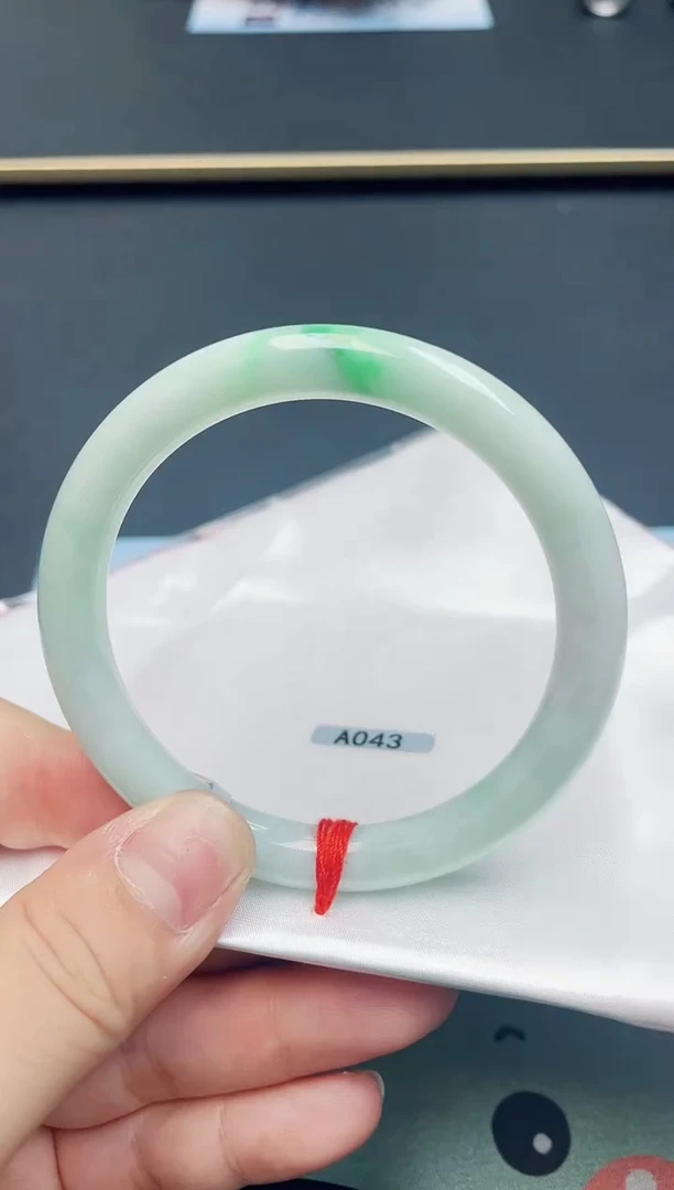 【闪购商品】翡翠手镯未镶嵌天然A货55