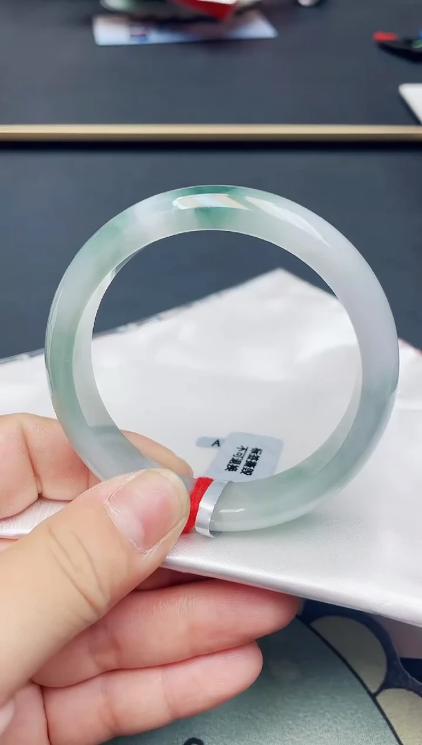 【闪购商品】翡翠手镯未镶嵌天然A货56.5