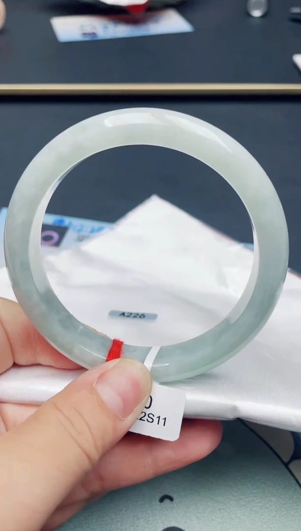 【闪购商品】翡翠手镯未镶嵌天然A货62
