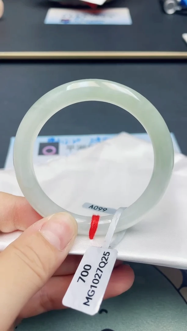 【闪购商品】翡翠手镯未镶嵌天然A货53