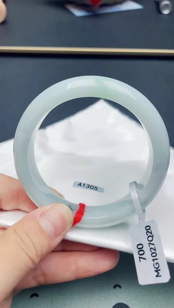 【闪购商品】翡翠手镯未镶嵌天然A货58