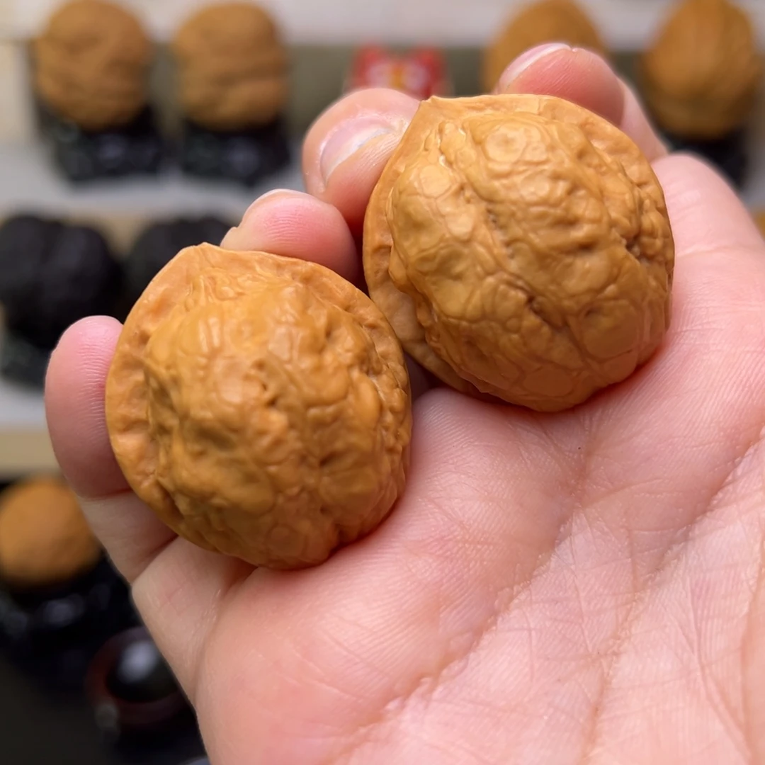 文玩核桃吊坠6L————-鹦鹉蝉