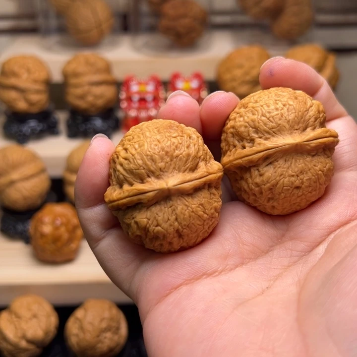 文玩核桃吊坠叶*。88L———-龙鳞铁狮子