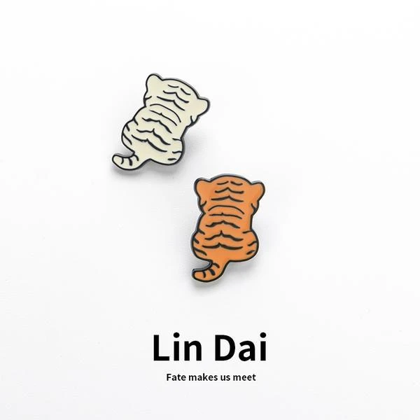 卡通小老虎胸花胸针可爱日系金属徽章情侣衣服装饰配件别针男女