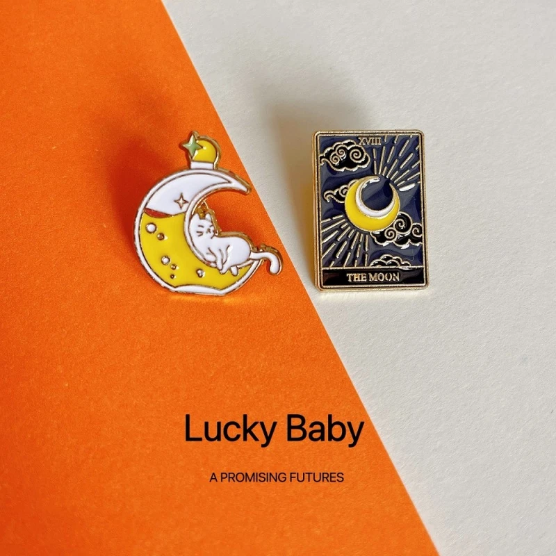 合金胸针 金属日系徽章可爱情侣高颜值胸花塔罗牌月亮猫咪包包胸