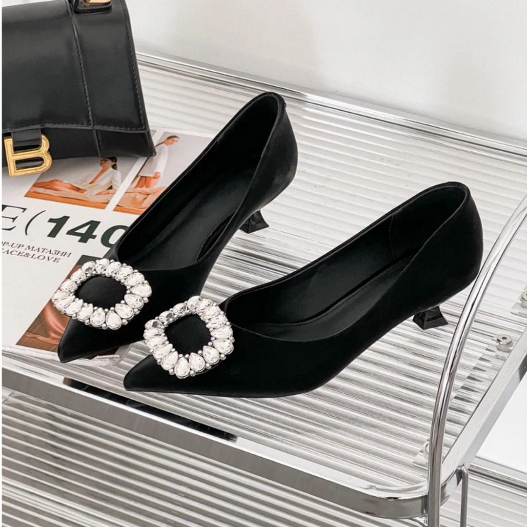 黑色法式尖头高跟鞋2025新款水钻方扣单鞋包头配裙子丝绸单鞋4160