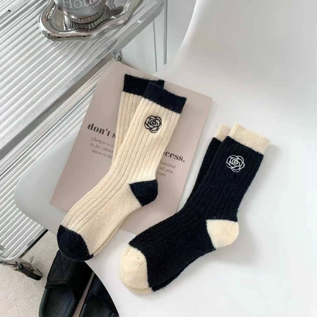 【爆品山茶花】羊驼绒高级感秋冬学院风女袜加厚保暖新款花朵刺绣