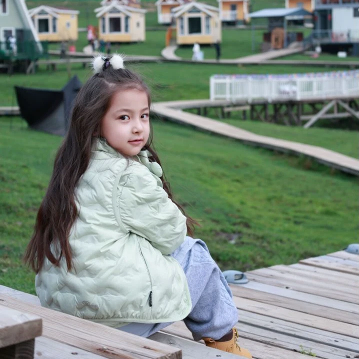 【新】波司登童装小三宝新款羽绒服短款时髦轻薄羽绒外套T40135010