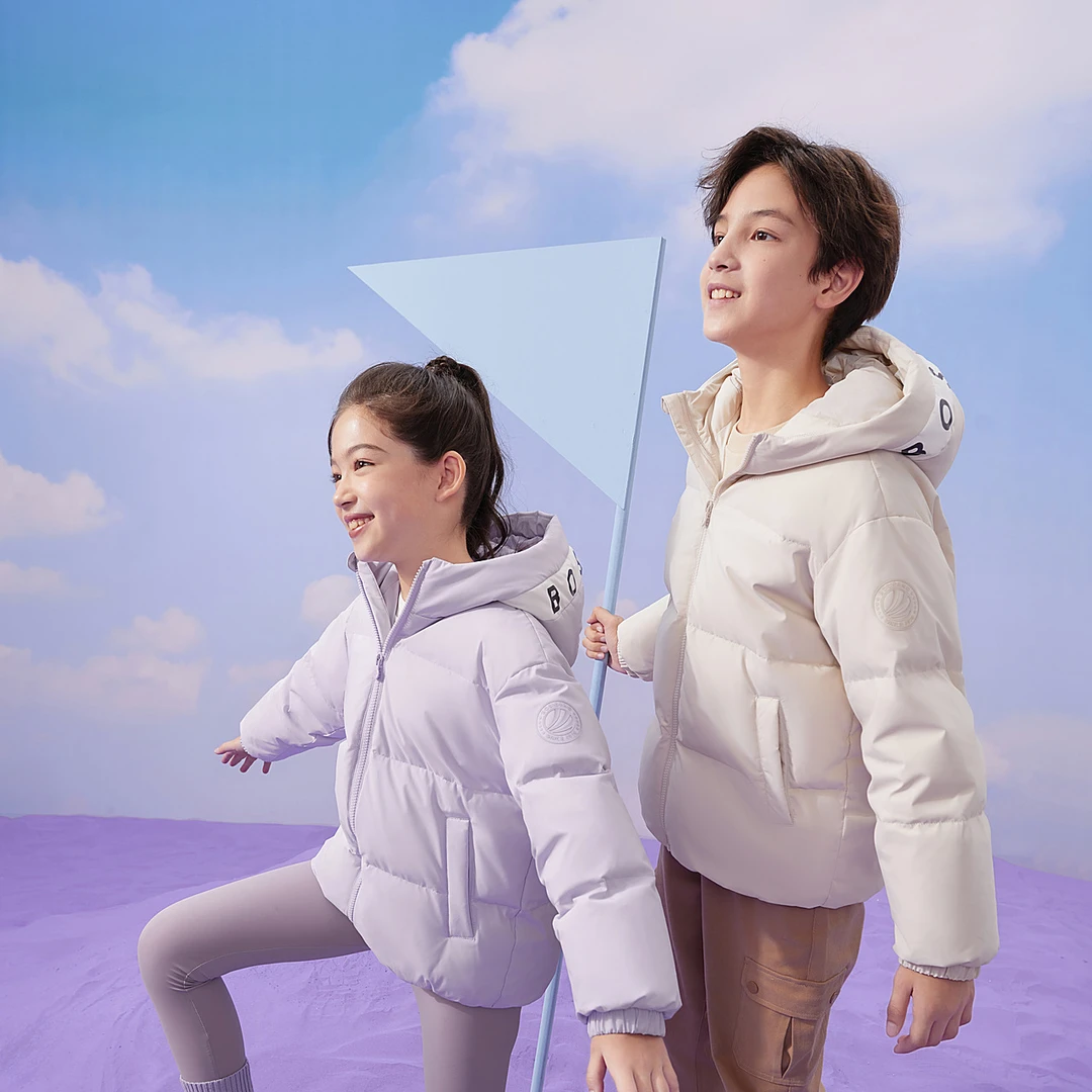 波司登冬季中大童时尚休闲洋气户外轻暖感运动加厚连帽羽绒服百搭