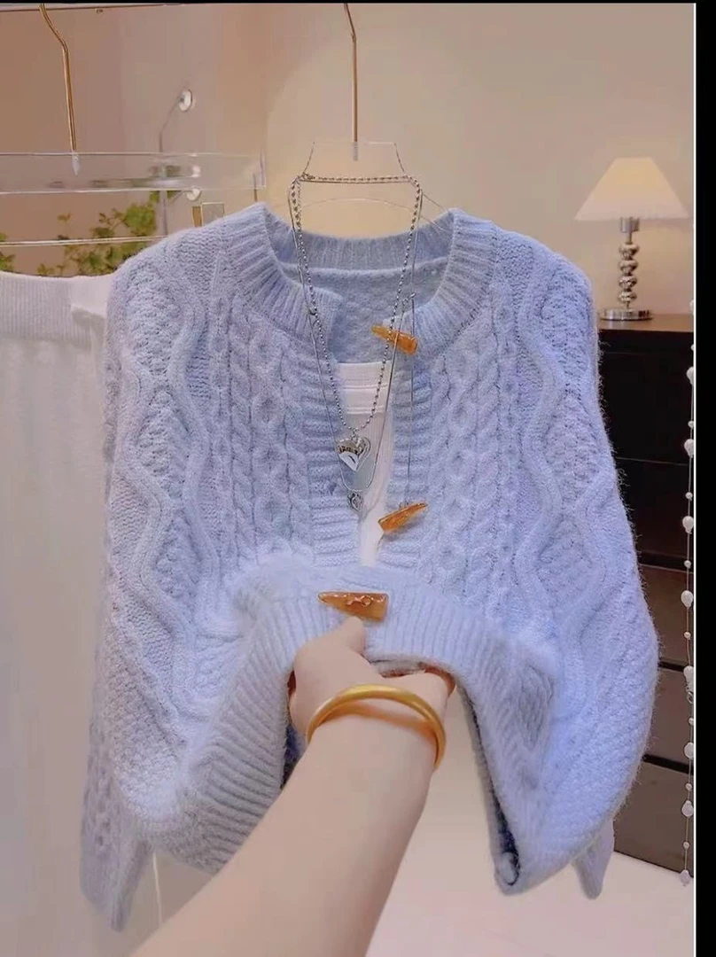 秋冬学院风牛角扣宽松麻花针织毛衣外套秋冬新款加厚时尚百搭开衫