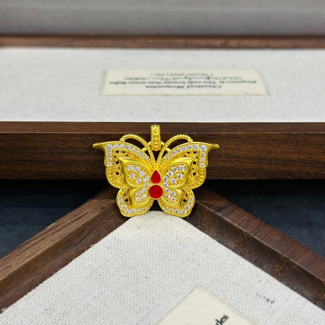 999足金5G工艺黄金玲珑花蝴蝶吊坠