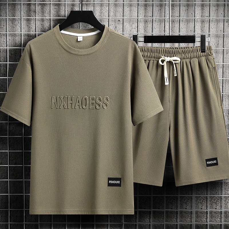 夏季宽松运动套装男生休闲潮流短袖t恤短裤一套搭配帅气简约时尚