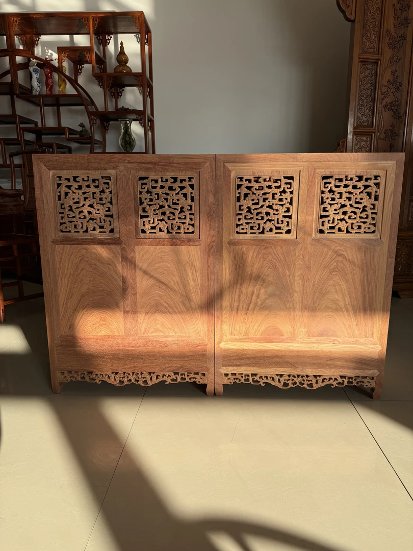 缅甸花梨大果紫檀木螭龙纹方角柜
