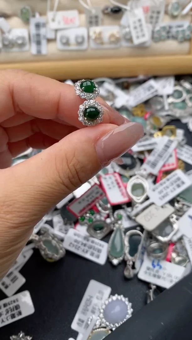 【闪购商品】翡翠吊坠(不含链)银S925镶嵌100内无证书！