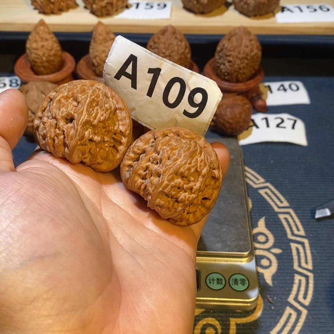 文玩核桃把件白狮子109。43
