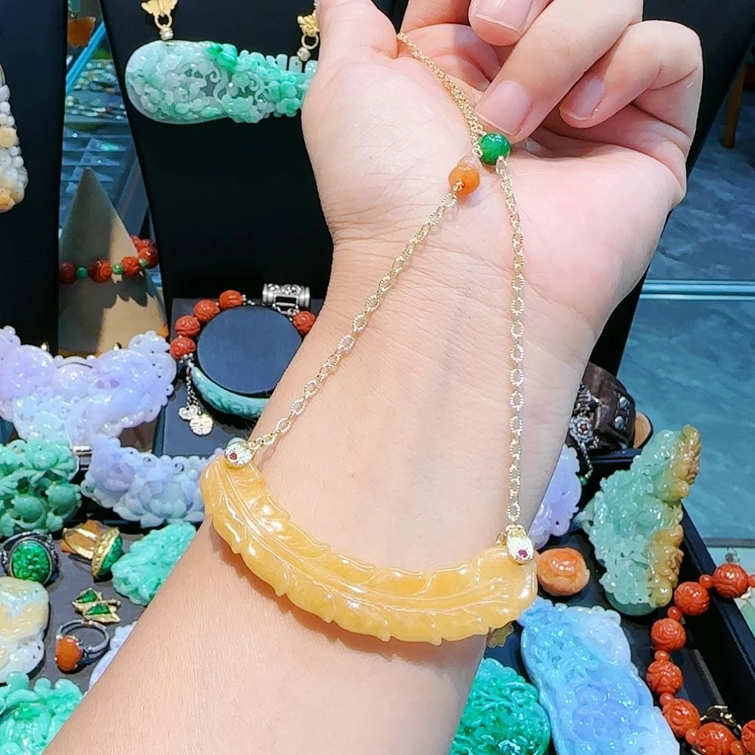 翡翠颈饰未镶嵌项链