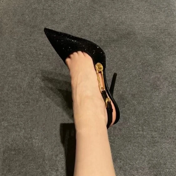 2023新款尖头细跟后空气质水钻高跟鞋女黑色金属一字带扣单鞋秋季