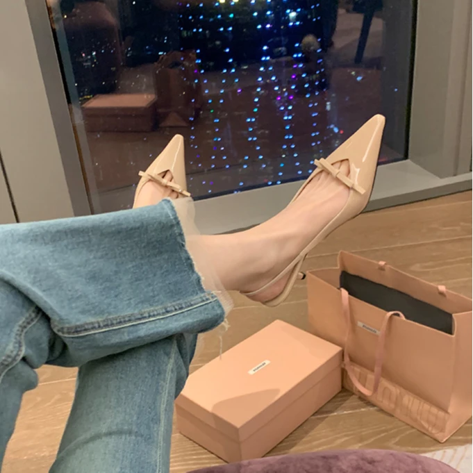 夏季新款法式优雅小尖头一字包头凉拖蝴蝶结后空小猫细跟高跟鞋女