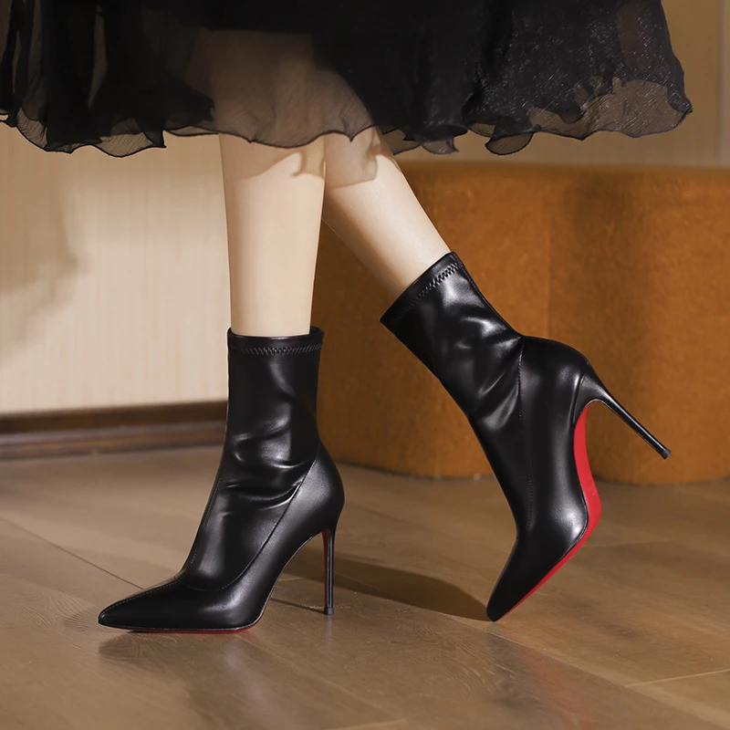 2025年冬季新款法式御姐黑色皮面尖头瘦瘦靴红底高跟短靴女高细跟
