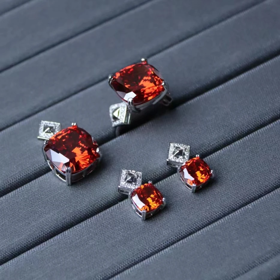 【爱是不随意】璀璨夺目 吊坠U205F
