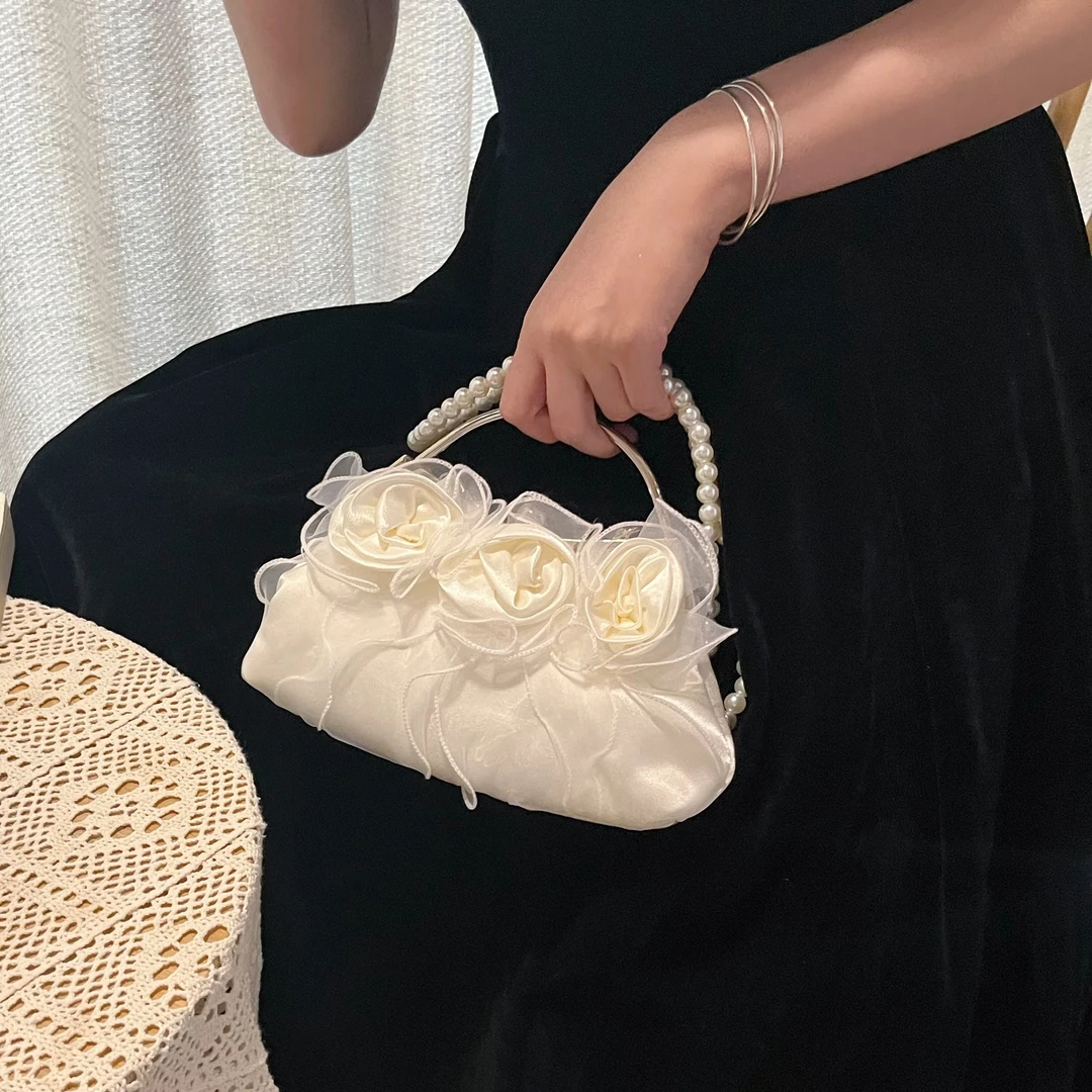 复古珍珠手拎晚宴包2020新款玫瑰花朵包包女宴会包仙女斜挎手提包