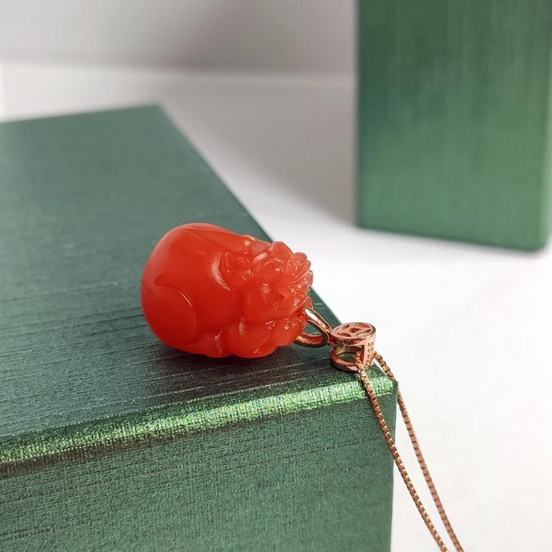 【阁阁精品】正品保真保山料南红项链苏工精雕貔貅吊坠柿子红锁骨链