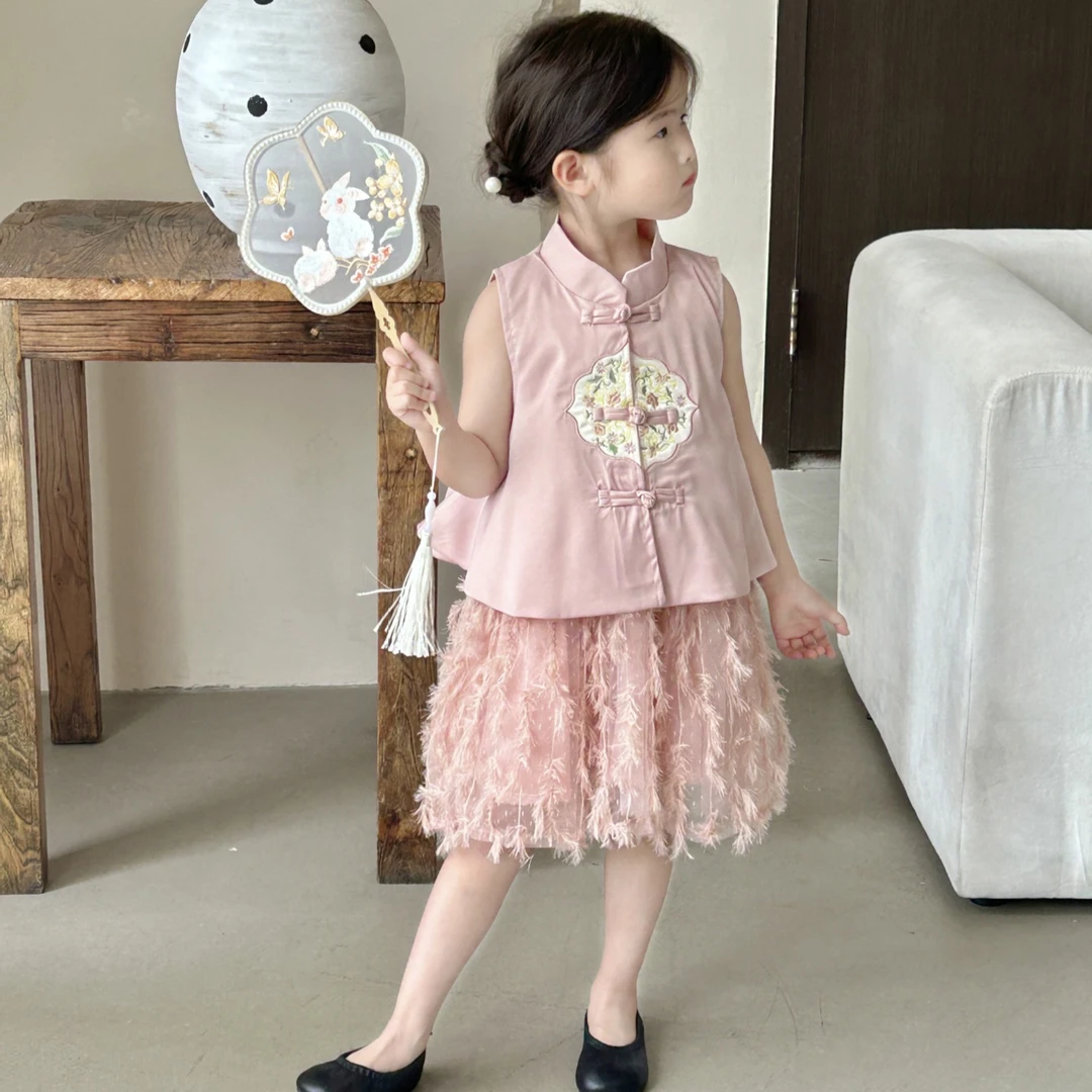 《小婕家》2024夏季新款韩版童装女童刺绣立领盘扣上衣吊带裙套装潮