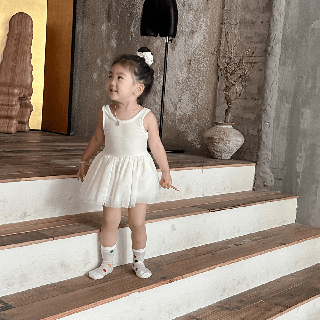 《小婕家》2024夏季新款韩版女童连衣裙宝宝女孩洋气无袖白色公主裙
