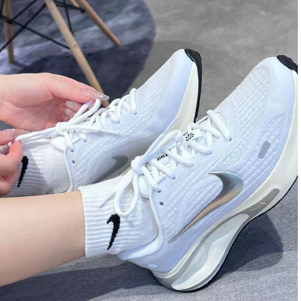 商场同款 JOURNEY RUN女子夏季休闲低帮训练白银跑步鞋FJ7765104