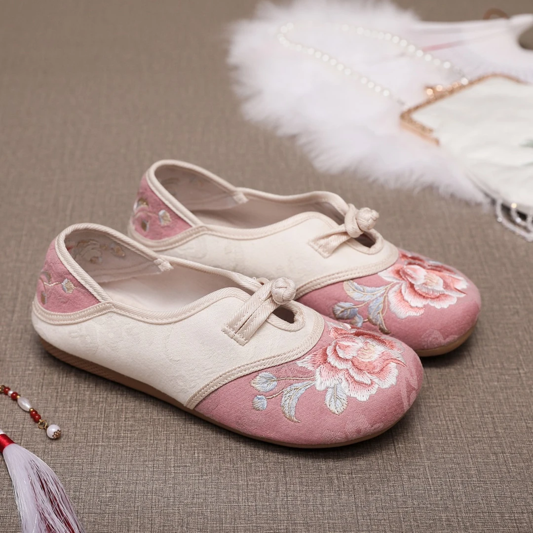 红蕖春季新款圆头平底两穿时尚布鞋古风女士日常搭配绣花布鞋