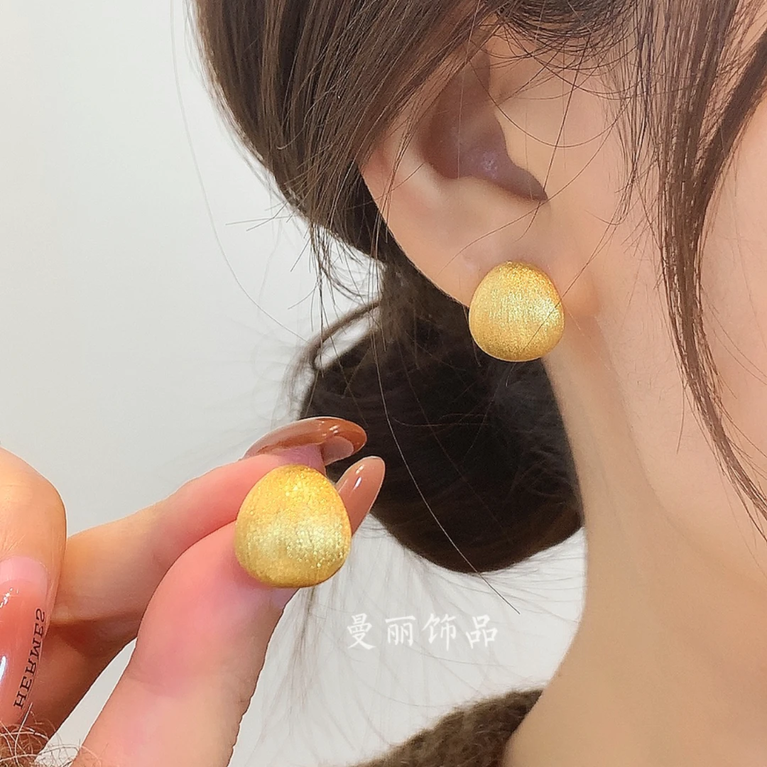 铜合金耳饰 秋冬爆款精致法式鎏光百搭金色福贝耳钉
