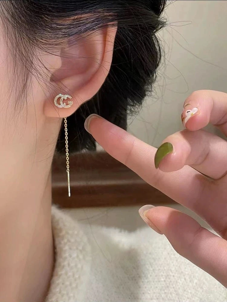 铜合金耳饰 春季轻奢百搭微镶双c耳线耳钉
