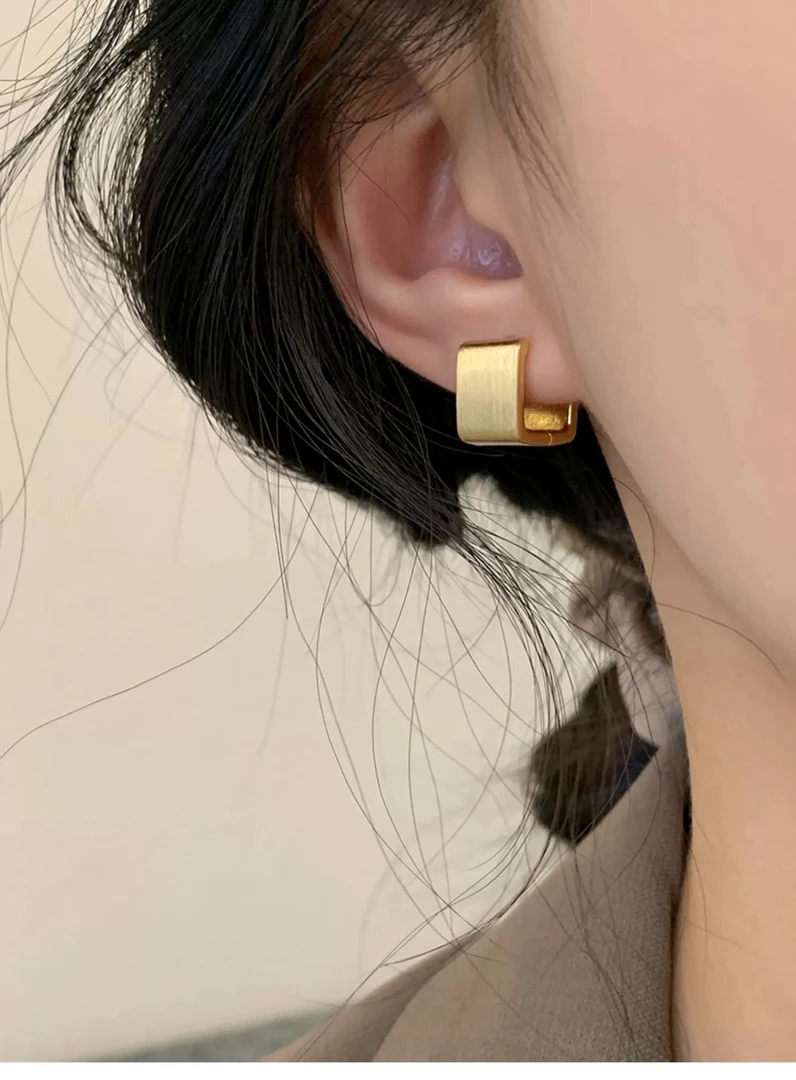 铜合金耳饰 2023新款百搭气质小众拉丝方块耳环