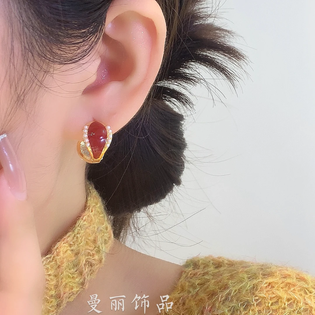 铜合金仿珍珠耳饰 秋冬高级感法式百搭微镶滴釉耳环