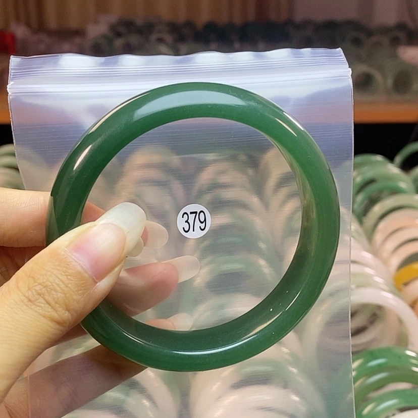 【闪购商品】石英质玉手镯未镶嵌?**美64