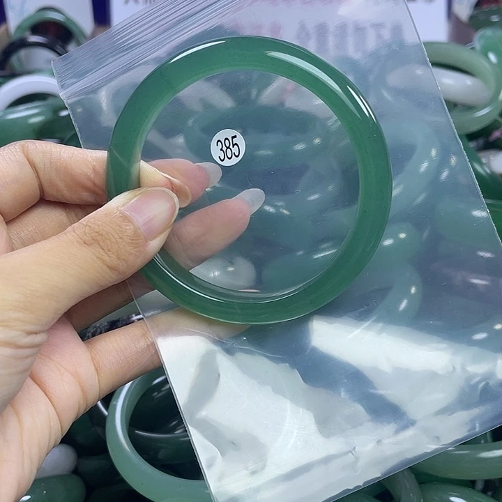 【闪购商品】石英质玉手镯未镶嵌60