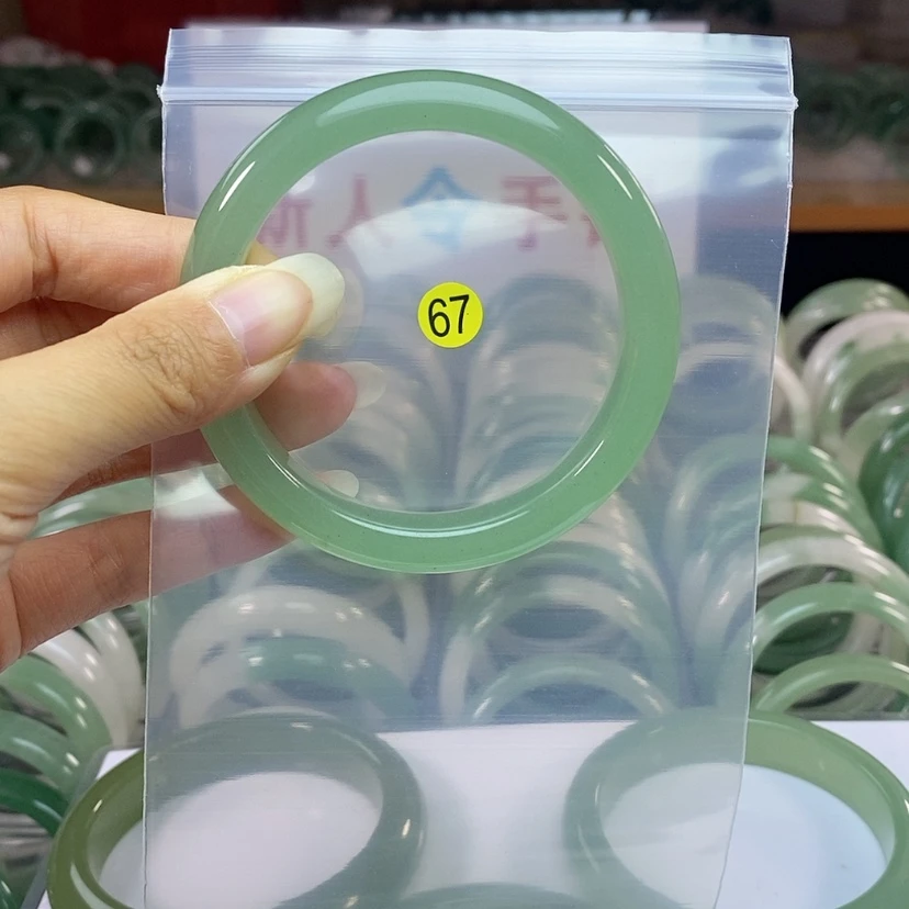 【闪购商品】石英质玉手镯未镶嵌是***?60