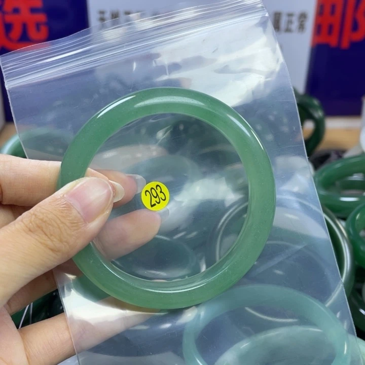 【闪购商品】石英质玉手镯未镶嵌58