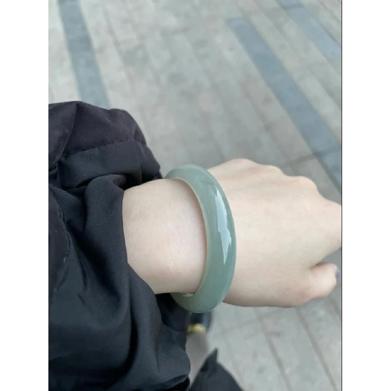 缅甸老坑油青女款贵妃手镯白色透水润圆条甜绿冰晴飘花阳绿