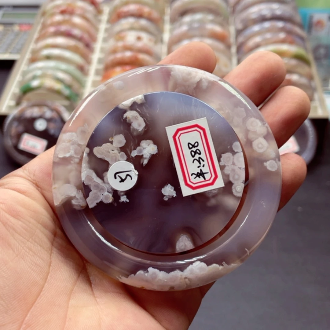 【闪购商品】石英质玉手镯未镶嵌蔓**大