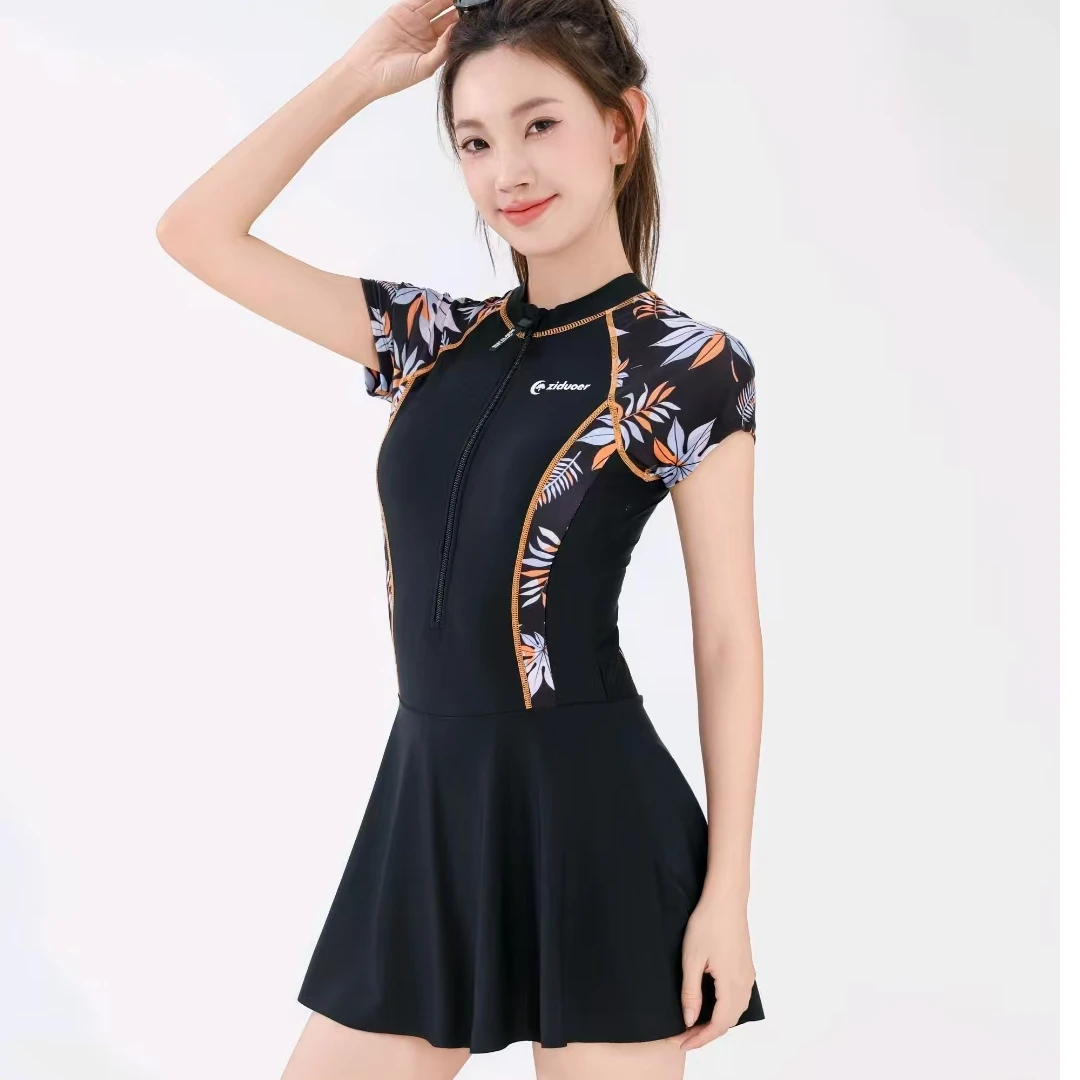 主播推荐新款2024新款女连体裙式大码遮肉夏季保守显瘦游泳装