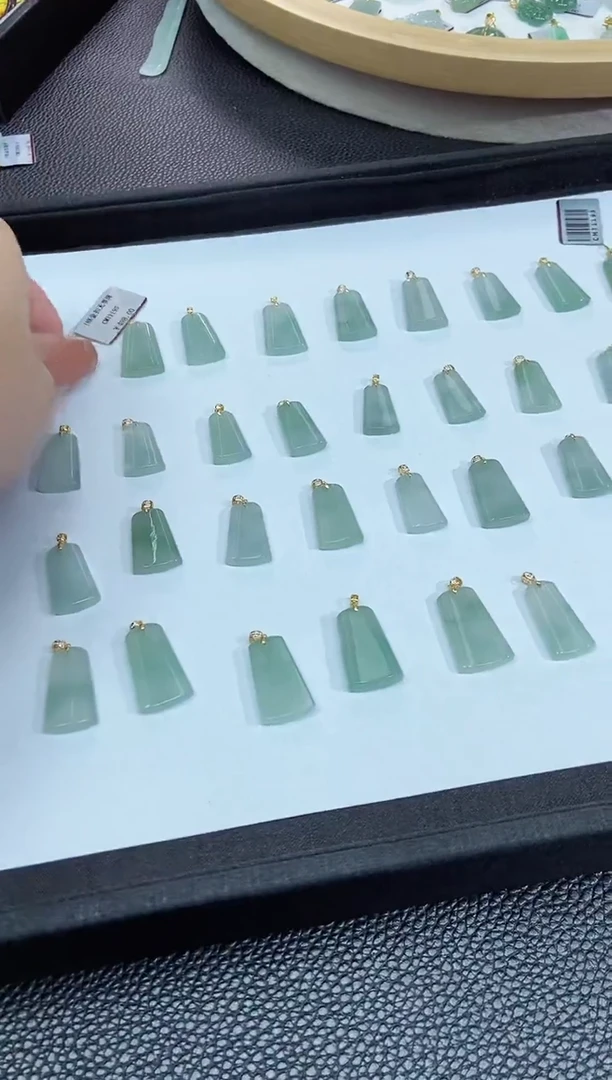 【闪购商品】翡翠挂件18K金镶嵌无事牌多样性发一件@@CMT1195