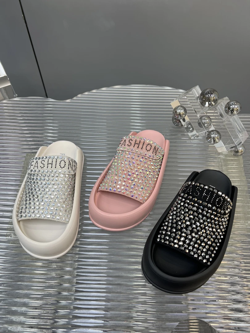 【现货】2024夏季新款满天星水钻厚底增高一字露趾外穿拖鞋M56