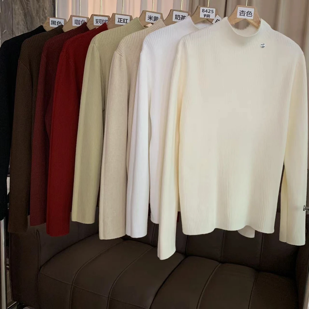 8425号2410#秋冬纯色百搭一体绒金属装饰针织打底衫（预）