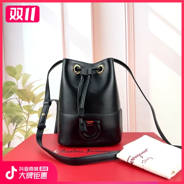 妃鱼/菲拉格慕/95新/包包/市场价30000/241024RN0025