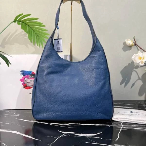 妃鱼/普拉达/95新/包包/市场价18000/241101NK0024