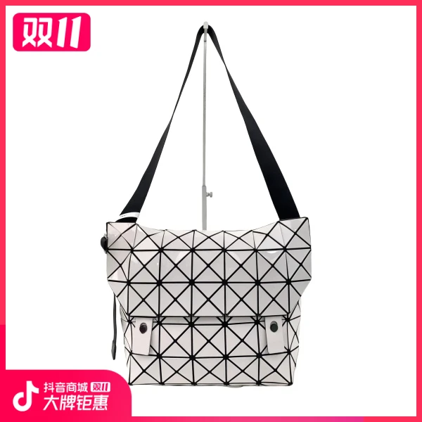 妃鱼/三宅一生/95新/包包/市场价4500/241020RN0014