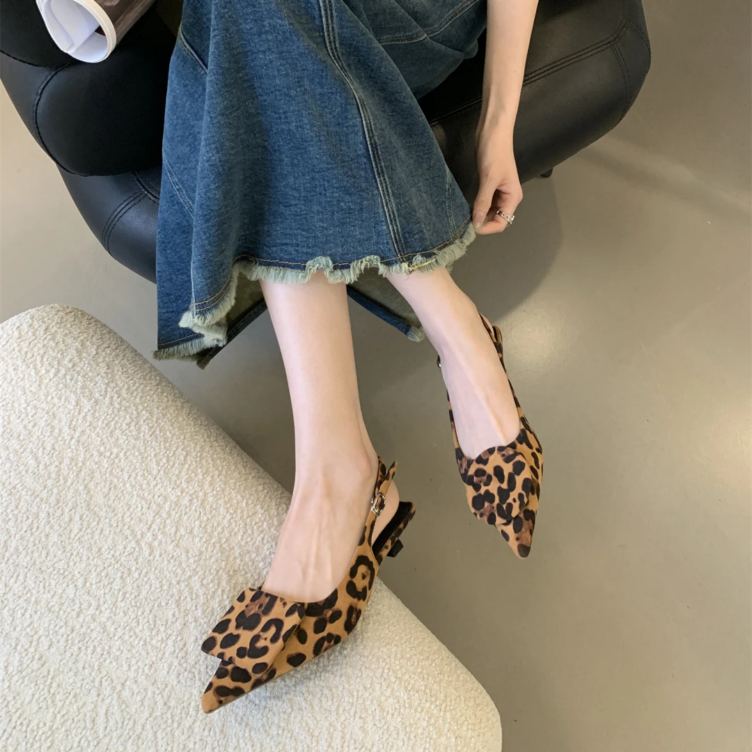 豹纹低跟后空凉鞋女气质时尚百搭尖头包头单鞋法式小众中跟高跟鞋